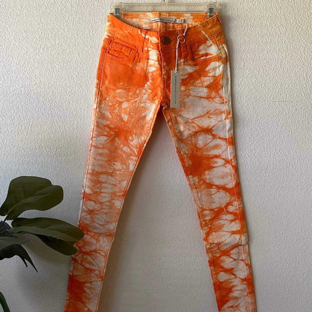 NWT Romeo & Juliet Orange Tie-Dye Skinny Jeans - Women